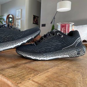 UNDER ARMOUR MACHINA MENS RUNNING SHOES SIZE 9.5 BLACK